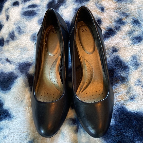 Black Heels, with almond tips - Picture 4 of 4